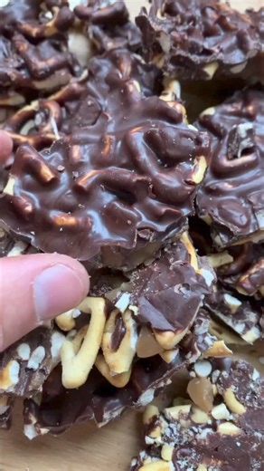You'll need just 3 ingredients to make this Choc Toffee Bark 😋🥨 https://www.healthymummy.com/recipe/choc-toffee-bark-with-only-three-ingredients/ | The Healthy Mummy