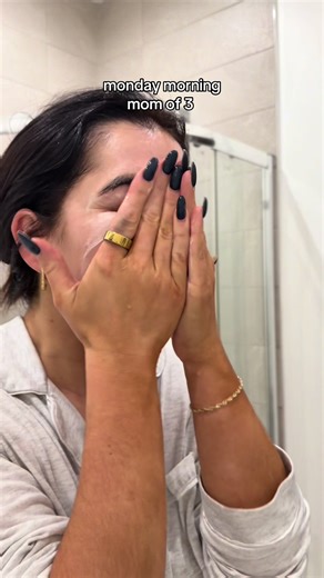 Happy Monday besties | morning