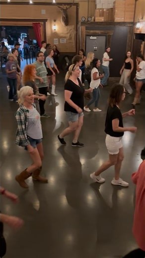 TWENTY TWO Line Dance #bootscootin #linedance