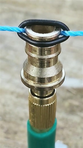 Removing Rubber from Iron Head Using Rope 👍 Smart DIY Tool Trick 👍 #craft #outdoors #skills