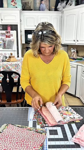 Ghost Rag Quilt 1 step by step sewing tutorial for beginners Templates available at https://www.missouriquiltco.com/pages/hometown-quilt-company-with-missouri-star-quilt-co #sewing #tamijones #beginnersewing #diy #crafty https://hometownquiltcompany.com/my-favorite-things https://walmrt.us/3A8Dkca https://urlgeni.us/amazon/V2FXZj | Tami Jones • Hometown Quilt Company, LLC