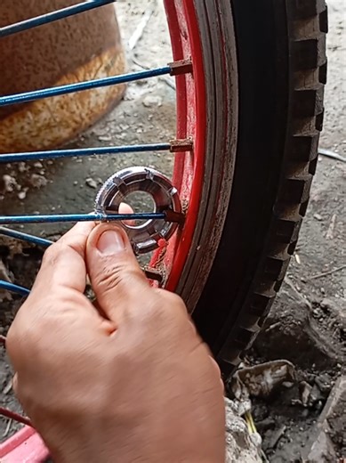 memperbaiki ruji jari jari roda sepeda kendor velg bergoyang-goyang Kunci stel seting ruji jari jari