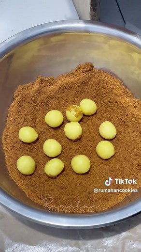 Tukang Kue dan Tantangan Membuat Cookies Lebaran