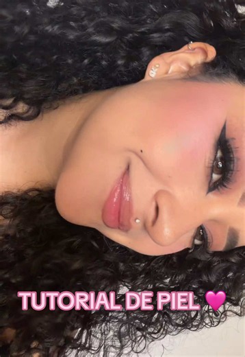 Tutorial de piel: base HD Camel Beige y corrector Warm Beige