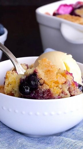 Homemade Blueberry Cobbler in Minutes! 🫐 Easy Dessert Recipe #summerdesserts