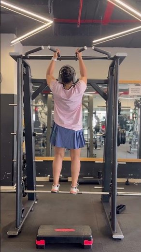 How negative pull-ups make full pull-ups possible 🔥