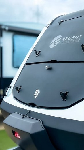 Recline in Comfort 😌 This week, our spotlight is on the Regent 21′ Discoverer (RDC210). ✨️ This caravan showcases excellent design, style, and luxury. The traditional seating has been replaced with attractive recliner chairs and paired with a fold-out table for a streamlined internal layout. A queen bed, ensuite, wardrobes, large kitchen, and plentiful storage are also featured. Plus, this particular caravan includes a variety of upgraded options, such as grey water, larger fridge, extra batter