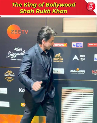 Shah Rukh Khan:The King of Bollywood Shah Rukh Khan never fails to show respect to the paparazzi and always knows how to make them smile. His charm adds an extra touch to every encounter, and this is why he’s a true superstar. | Bollywood Bubble - Videos