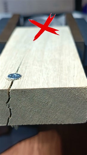 El truco para atornillar en el borde de la madera sin que se rompa 🔧🔥