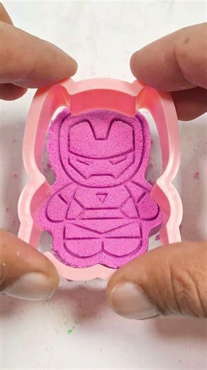 So relaxing to watch this superhero ASMR 35 #asmr #satisfying #oddlysatisfying #kineticsand #shorts