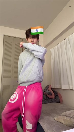 y u u n a (@likekyuuna_s)のold unified korea flagの動画