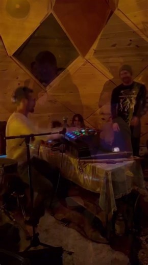 Live looping group lesson