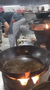 Deep fried string beans and pork. #kusinerofoodblogs #kitchenlife #cheflife #panlasangpinoyrecipe #PinoyRecipeAtIbaPa #pinoyrecipe #fbreels2024 #fbreelsfyp #fbreels #reelsfyp #reelsvideo #followerseveryone #highlightseveryone | Jayson Lorenzo Cahilig