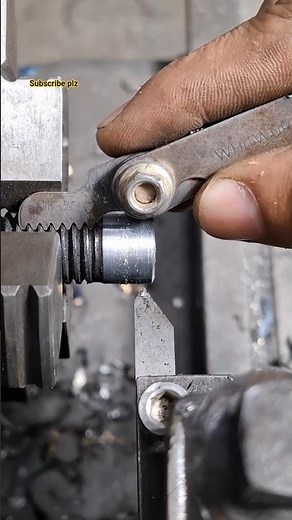 threads applying on bolt's head #mechanical #engineering #lathe #workshop #machine #tools #threads