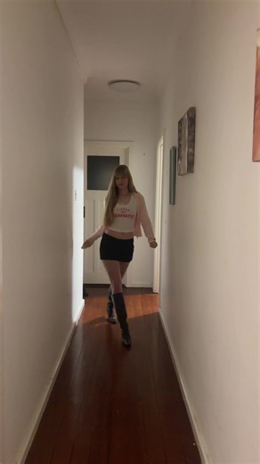 Mean Girls costume ideas: The Plastics group costumes