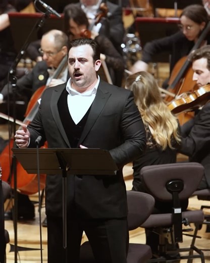 Orchestra I Pomeriggi Musicali - Milano on Instagram: "🟩 ✨ Oltre dieci minuti di applausi hanno salutato al @teatrodalverme la prima assoluta di “Marina” di Umberto Giordano per l’81ª Stagione dell’Orchestra I Pomeriggi Musicali! Un entusiasmo che ha consacrato uno degli appuntamenti più attesi di questo inizio 2026. A dare vita al lavoro sconosciuto del compositore pugliese, a oltre un secolo dalla sua composizione, @vmilletari alla guida di un cast internazionale con @eleonora_buratto 