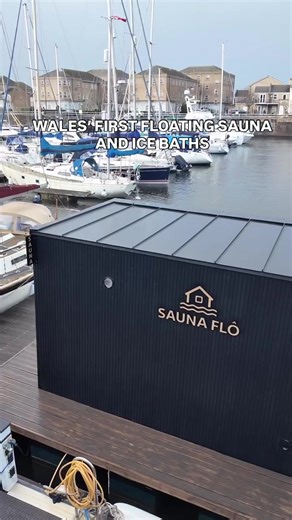 Wales’ first floating sauna is about to opens at Penarth Marina on Friday 6th March ♨️ You can do a lot on the water these days, from relaxed cruises around the Bay to adrenaline boat rides and even water taxis to the stadium. Now there’s a brand-new boating experience that’s all about switching off and letting off some steam. @sauna.flo, the first floating sauna in Wales, is preparing to open just a stone’s throw from Cardiff Bay. The 8-person Nordic-style sauna also features two temperature-co