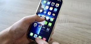 【iOS15】ついにiPhoneにアプリ間ドラッグ＆ドロップが来たぞー！ やり方はこれを見て！