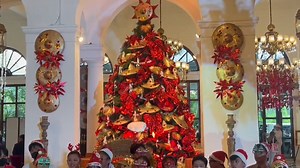 WATCH: The Manila Hotel starts the holiday season with a Christmas tree-lighting event. | via Kiko Escuadro, ABS-CBN News | ABS-CBN News