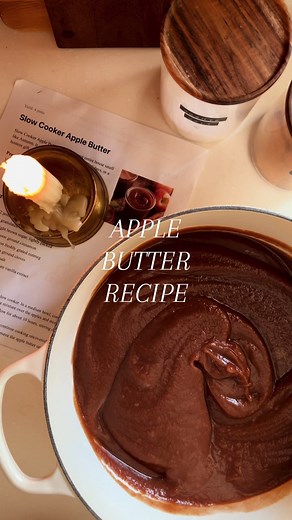 This is the BEST apple butter I have ever had in my life 🤤 Recipe: @MyBakingAddiction • 6 ½ pounds apples peeled, cored and sliced • 1 cup granulated sugar • 1 cup light brown sugar lightly packed • 1 tablespoon ground cinnamon • ½ teaspoon freshly grated nutmeg • 1 ¼ teaspoon ground cloves • ¼ teaspoon salt • 1 tablespoon pure vanilla extract • Place the apples in a slow cooker (or Dutch oven). Pour sugars, cinnamon, nutmeg cloves, salt, and vanilla (I used vanilla bean paste). Mix well. • Coo