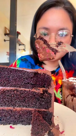 🍔 bacon cheese burger 🍫 chocolate cake 🍨 java chip frappe 💥 Tito Calvo’s Resto Café & Party Trays 💥 📍 2/F Borja-Fernando Bldg., San Felipe, Naga City [just before Deca 2 Grandvale gate] | Lakwatserang Nagueña