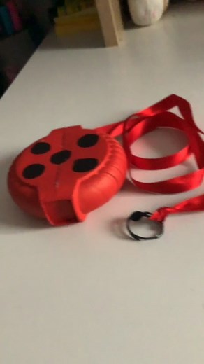 Cómo hacer un yoyo de Ladybug: Tutorial DIY divertido