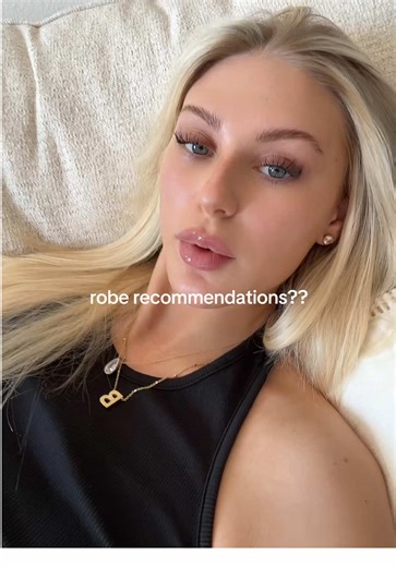 this is so niche but i have to know what the robe girls are loving because im in the market for a new one