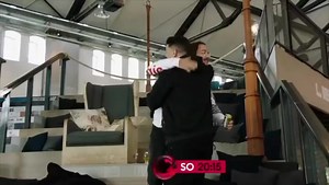 KITCHEN IMPOSSIBLE 2022 Design meets Kitchen. 👊 Willkommen Hendrik Haase @kumpelkeule 📐✍️ | ➡️ 🐦@HendrikHse Die neue Folge, Sonntag, 20:15 Uhr @vox 🔴 #kitchenimpossible #haase #easy #LeaveNoOneBehind 20.3. Mälzer vs. Haase 27.3. Mälzer & Schellhorn vs. Healthy Boy Band @healthyboyband 3.4. Best Friends Edition: Mälzer vs. Raue vs. Strohe @timraueofficial @maxstrohe 💥 BÄM! Jetzt auf baembox.com 🔗 in Bio Die KITCHEN IMPOSSIBLE Box in 2 Varianten und VOLLE OSTERN II - Die Box ℹ️ Alle Infos au