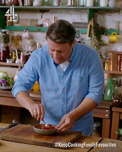 1.3M views · 7.3K reactions | TONIGHT is the final of Keep Cooking Family Favourites at the earlier time of 7.30pm Channel 4! Jamie is cooking up this brilliant spiced cauliflower dish that's packed full of colour and flavour - we think you're going to LOVE it!! Who will you be watching with? | Jamie Oliver | Facebook