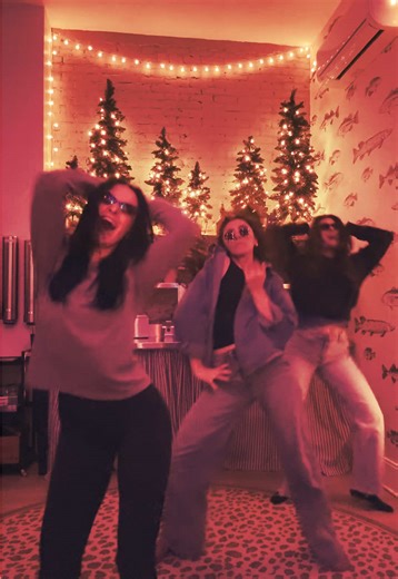 Cottage mf core. Dc: @meganxbarber 🔥 #heatedrivalry #thecottage | im coming to the cottage