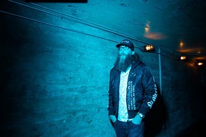 DOWNLOAD MP3: Crowder - Crushing Snakes (Mp4 Video) Ft. TAYA