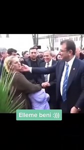 2.9K views · 2.5K reactions | Deprem bitmiş ziyaret etmişti.... Ne yapsın tatil vs çok yoğun.. Halk o kadın gibi olsa siyasetçiler kendilerini düzeltir. Lakin şak şak yapan çok olunca onların da fazla suçu yok aslında | Ali Haydar Kaplan | Facebook