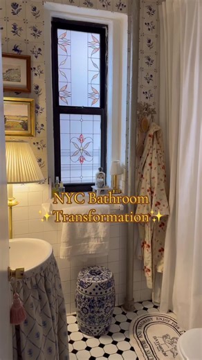 Welcome to my Nancy Meyers girly pop New York City prewar bathroom! What’s your favorite things thing I’ve done? :) #nycapartments #nancymeyersinteriors #nancymeyers #bathroomtransformation #vintagehome