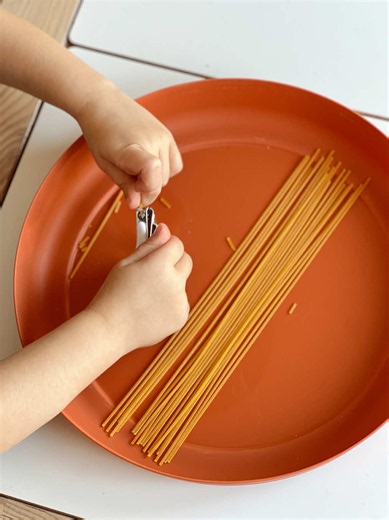 Spaghetti Play with Nail Clippers: Fine Motor Activity for Preschoolers