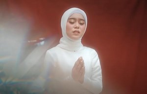 Download Lagu MP3 Lesti Kejora - Kulepas Dengan Ikhlas, Lengkap dengan Lirik dan Video Klipnya - Tribunnews.com