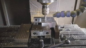 N95口罩上模加工