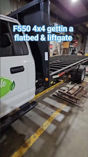 2019 Ford F-550 4x4 V10 getting a 16 stake bed & 4k liftgate #ford #f550 #work