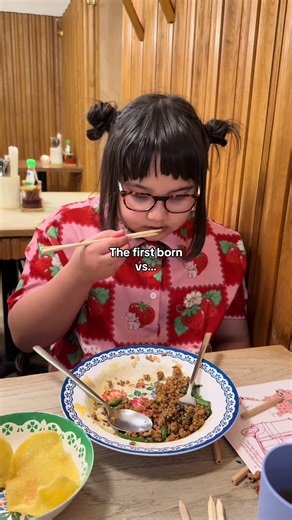 The first born vs second born 🤭🥢 Whether or not they use chopsticks, our Little Rosa’s kids menu has lots of mild, fuss-free Thai dishes to enjoy 🍜 Plus kids eat free at selected restaurants this half term. Sign up via the link in bio. T&Cs apply❤️ #thaifood #kidfriendly