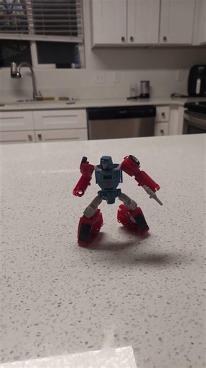 Transformers studio series 86 Windcharger transformation