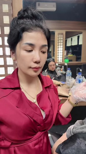 Perbedaan Smoothing dan Keratin dalam Perawatan Rambut