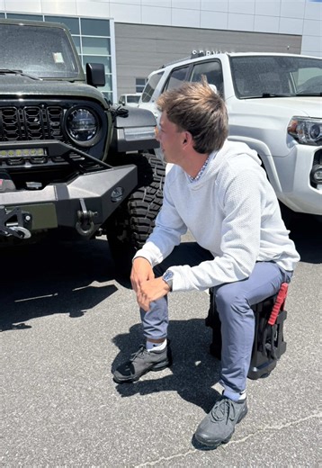 POV: the car battery died and now everyone’s side-eyeing the dealership like it’s suspicious Meanwhile the car has been: -opened 47 times -lights on all day -electronics working overtime -driven for 6 minutes total and expected to be fine It’s not the car… it’s been living a full-time retail job without a break 😭 #dealershiplife #dealershiptok #carsalesman #deadbattery