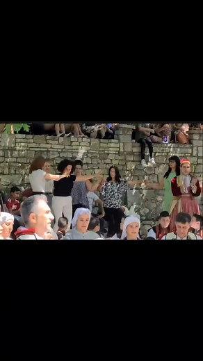 Αυτή την κυριακή 9/11 στις 3μμ παρακολουθήστε στην ΕΡΤ 3 την τηλεοπτική εκπομπή "Κυριακή στο χωριό ξανά". Χορεύουμε προσκεκλημένοι του Συλλόγου Λειβαρτζινών στο πανέμορφο Λειβάρτζι Καλαβρύτων Αχαΐας #lykouriaachaias #syllogoslykourioton #ladonassprings Λυκούρια Αχαΐας Σύλλογος Λυκουριωτών Περιφέρεια Δυτικής Ελλάδας / Region of Western Greece Δήμος Καλαβρύτων Χοροδιδασκαλία Σωκρατης Μουσιος | Λυκούρια Αχαΐας Σύλλογος Λυκουριωτών