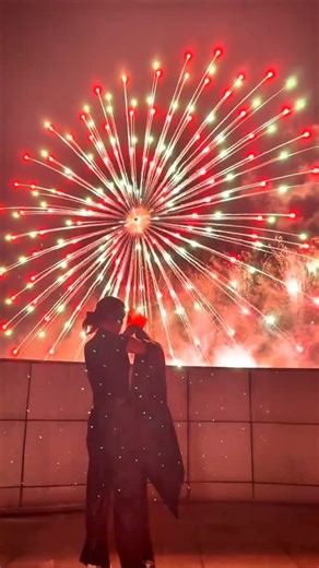 Wander Joy on Instagram: "Experiencing column fireworks up close—I finally know what ‘breathtaking’ truly means"
