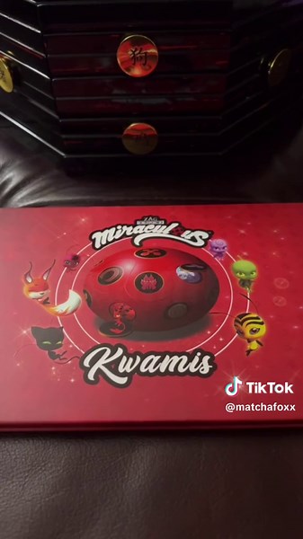 Happy 🐞Miraculous Monday🐈‍⬛ everyone! Today’s item is a little different, but I hope you all like it anyways! 💚 #miraculous #miraculousladybug #miraculousmondays #ladybug #catnoir #chatnoir #zag #zagstore #zagstoreusa #jewelry #pretty #cute #series #unboxing #reveal #surprise #collectibles #official