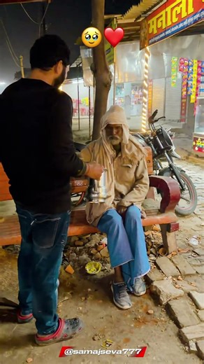 “Insaniyat Aaj Bhi Zinda Hai ❤️” #ytshorts #emotional #humanity