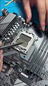 Following YT tutorials like... 🫣 #hypercyber #gamingpc #intel #amd