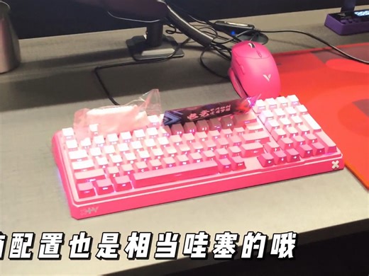 TNT电竞buff叠满✨ 高刷显示器 机械键盘丝滑连招，舒适座舱 畅饮零食，好友开黑、 solo上分都适配，速来占位！