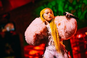 Ice Spice Is Cheeked Up In The Behind The Scenes Photos For "Phat Butt"