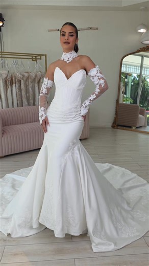 She's elegant, she's timeless, and she's got accessories! So many looks in one dress!! #miamibride #weddingdress #engaged | Brides of Florida