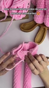 🌈"Aprende a crear adorables amigurumis desde cero con nuestro curso paso a paso. 👉Con el acompañamiento de un experto, aprenderás las técnicas y trucos necesarios para crear tus propias creaciones.💞 ✨ Desde los conceptos básicos hasta los detalles más avanzados, este curso te guiará a través de cada paso. ¡Únete y descubre el mundo de los amigurumis!🥳🥳" | Amigurumi desde cero
